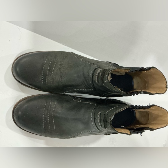 Clarks Dark Leather Men\'s Boots main image 6
